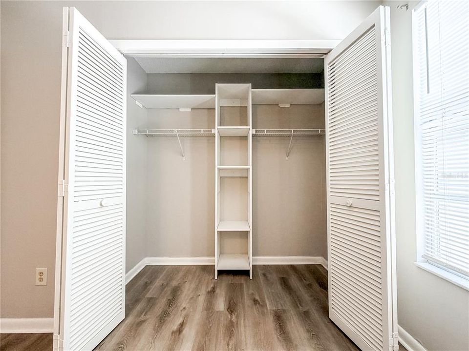 For Sale: $199,900 (2 beds, 2 baths, 1223 Square Feet)