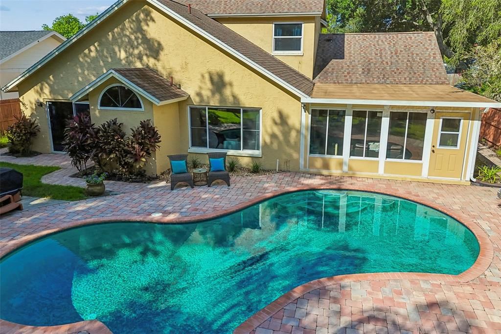 For Sale: $599,000 (3 beds, 3 baths, 2186 Square Feet)