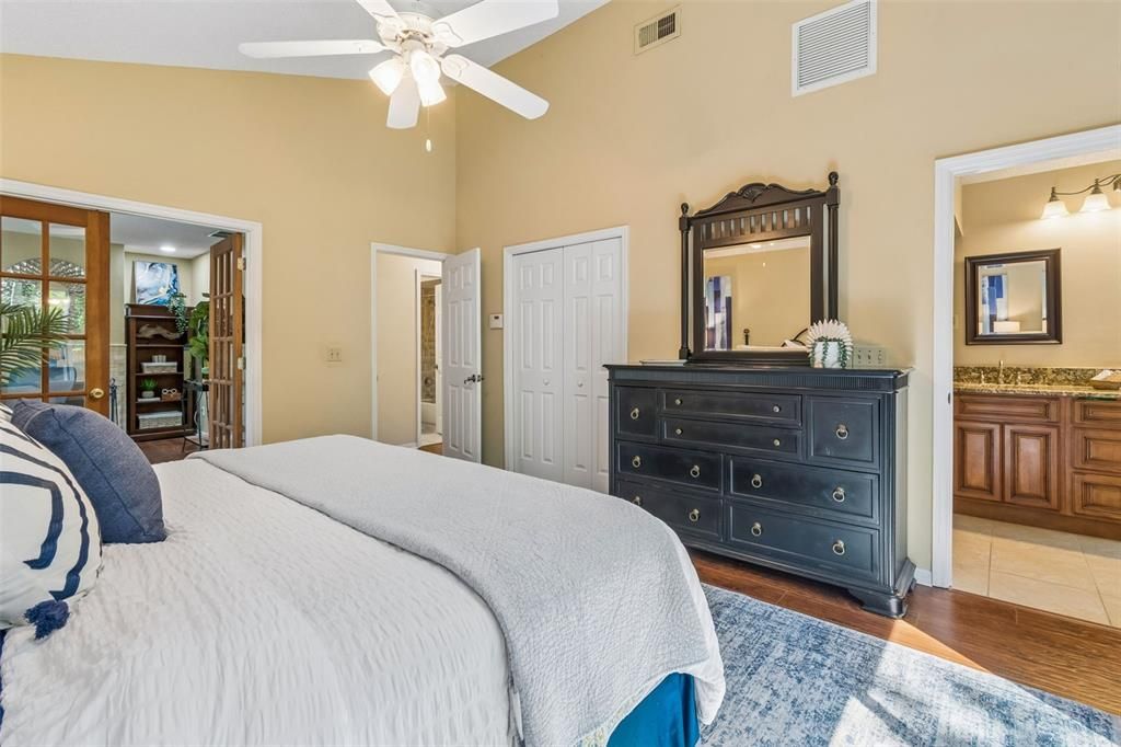 For Sale: $599,000 (3 beds, 3 baths, 2186 Square Feet)