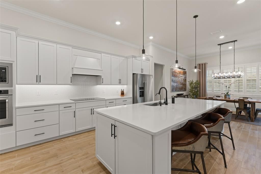 For Sale: $899,000 (3 beds, 3 baths, 2872 Square Feet)