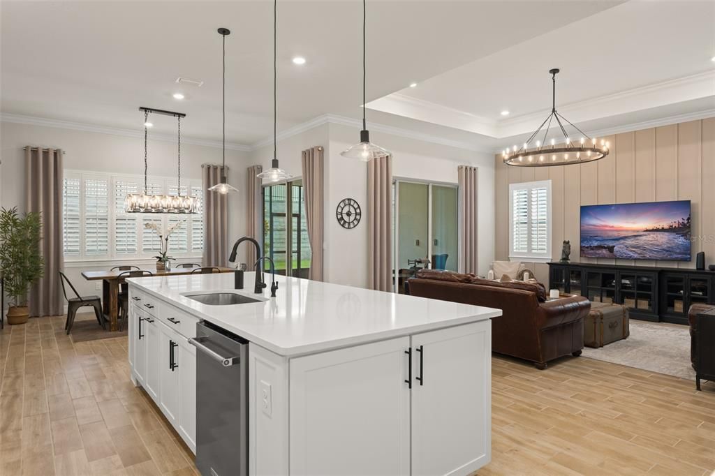 For Sale: $899,000 (3 beds, 3 baths, 2872 Square Feet)