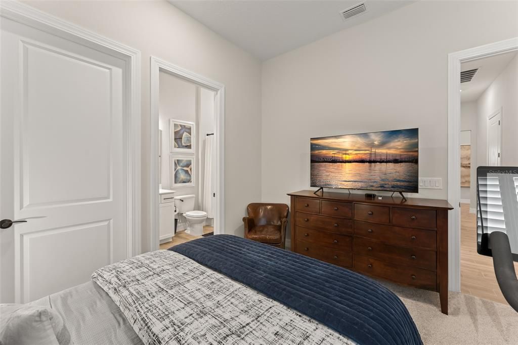 For Sale: $899,000 (3 beds, 3 baths, 2872 Square Feet)