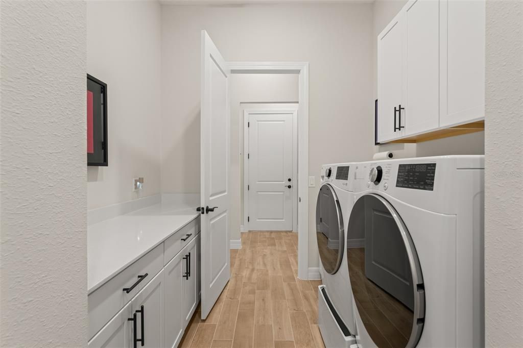 For Sale: $899,000 (3 beds, 3 baths, 2872 Square Feet)