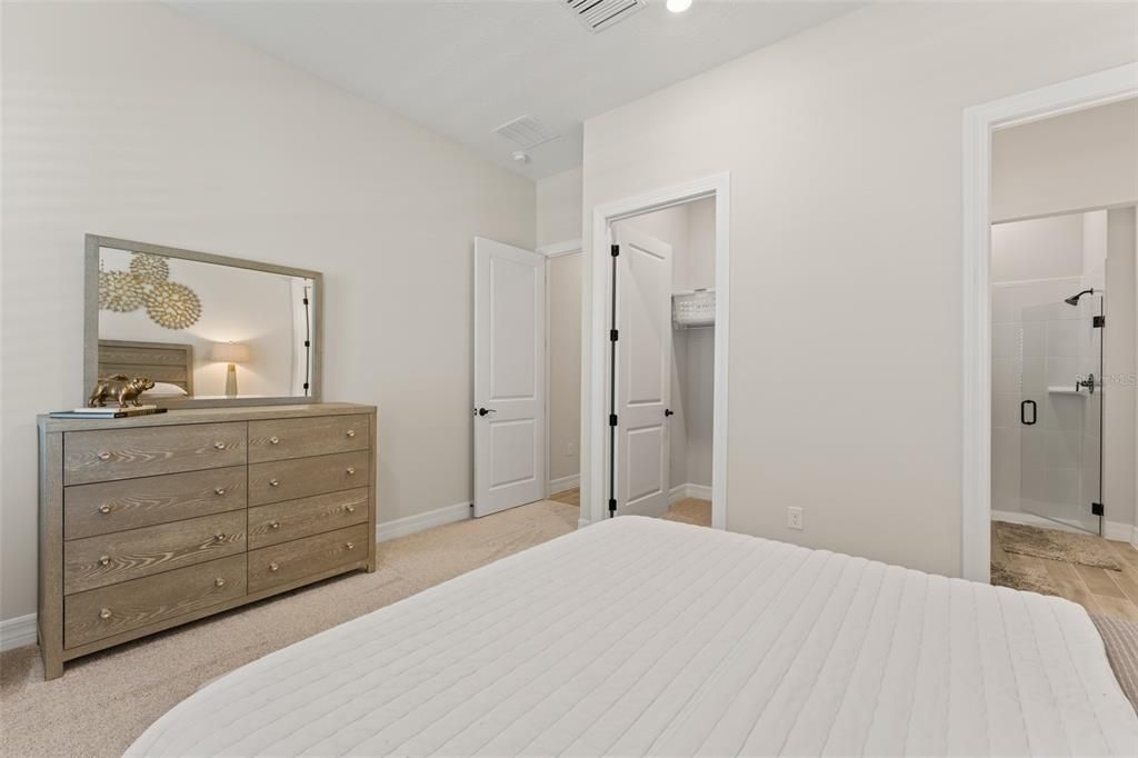 For Sale: $899,000 (3 beds, 3 baths, 2872 Square Feet)