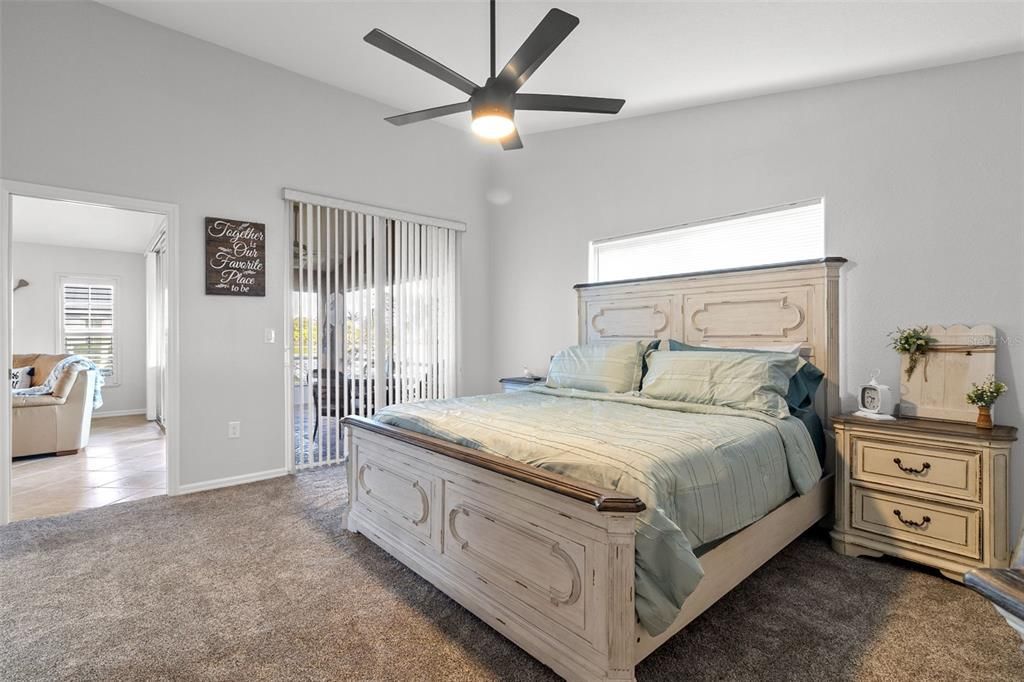 For Sale: $299,900 (3 beds, 2 baths, 1433 Square Feet)