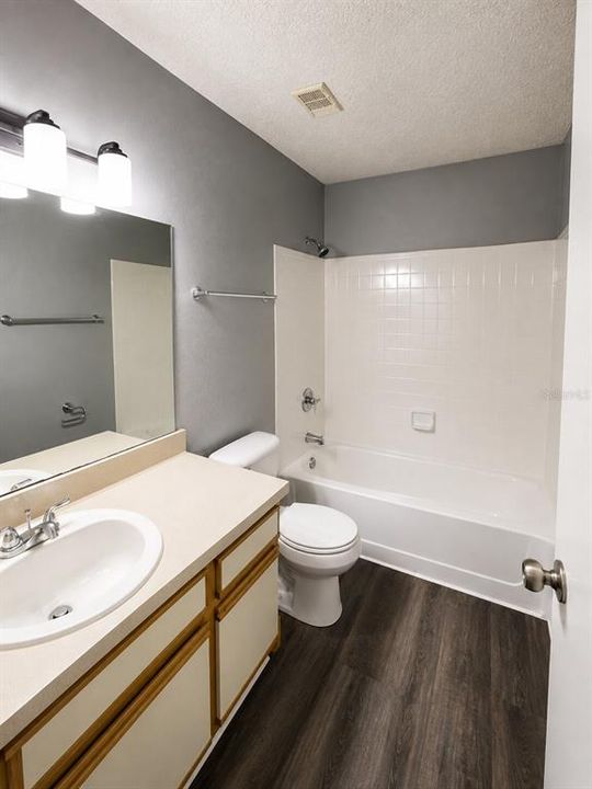For Rent: $1,750 (2 beds, 2 baths, 962 Square Feet)