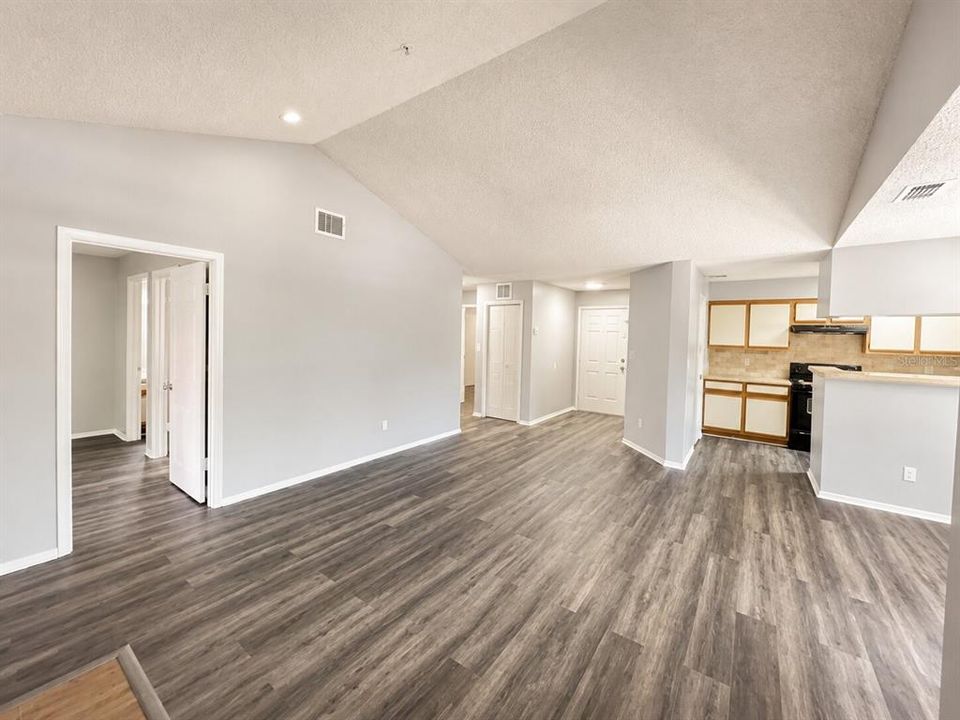 For Rent: $1,750 (2 beds, 2 baths, 962 Square Feet)