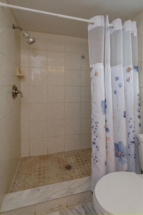 For Sale: $230,000 (2 beds, 2 baths, 918 Square Feet)