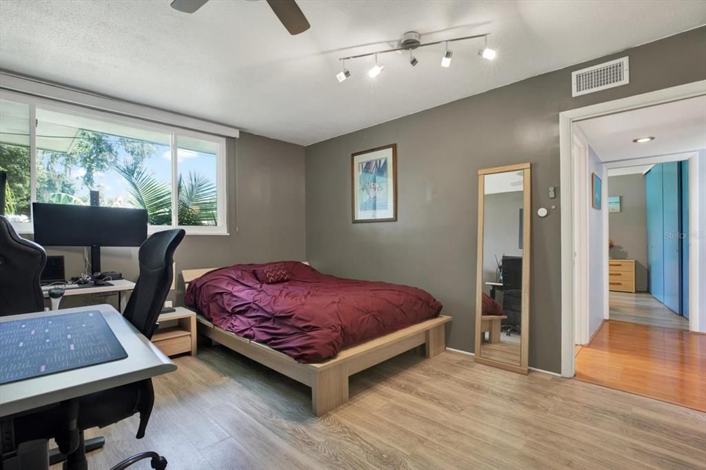 En Venta: $649,900 (3 camas, 2 baños, 2012 Pies cuadrados)