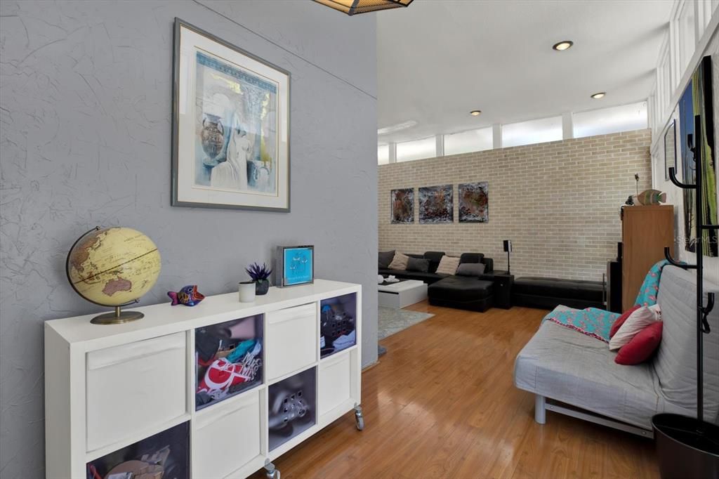 En Venta: $649,900 (3 camas, 2 baños, 2012 Pies cuadrados)