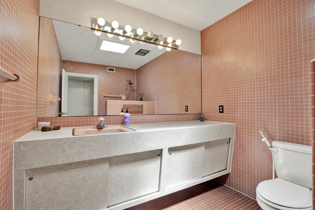 En Venta: $649,900 (3 camas, 2 baños, 2012 Pies cuadrados)