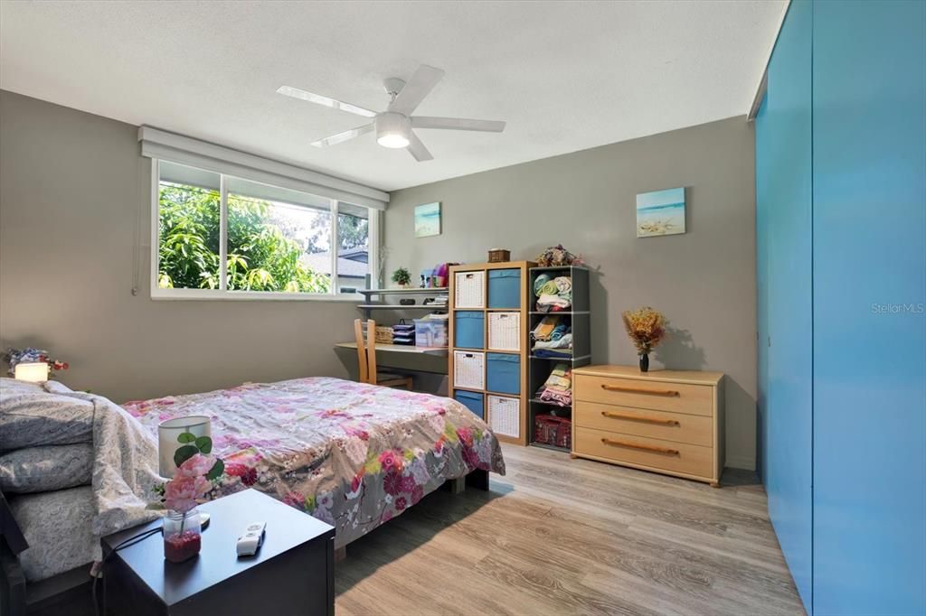 En Venta: $649,900 (3 camas, 2 baños, 2012 Pies cuadrados)
