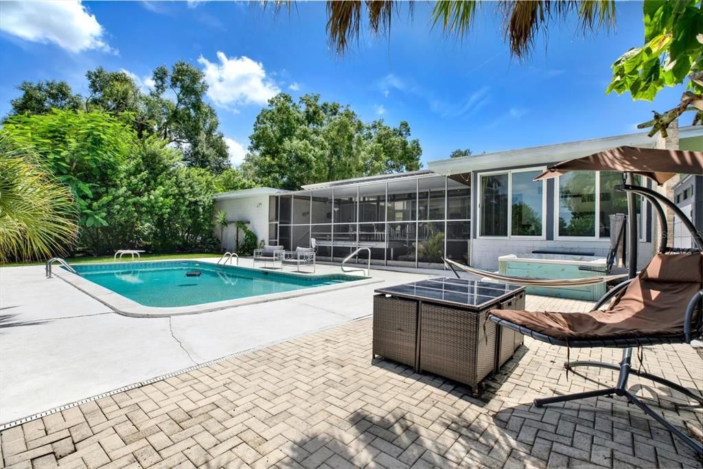 En Venta: $649,900 (3 camas, 2 baños, 2012 Pies cuadrados)