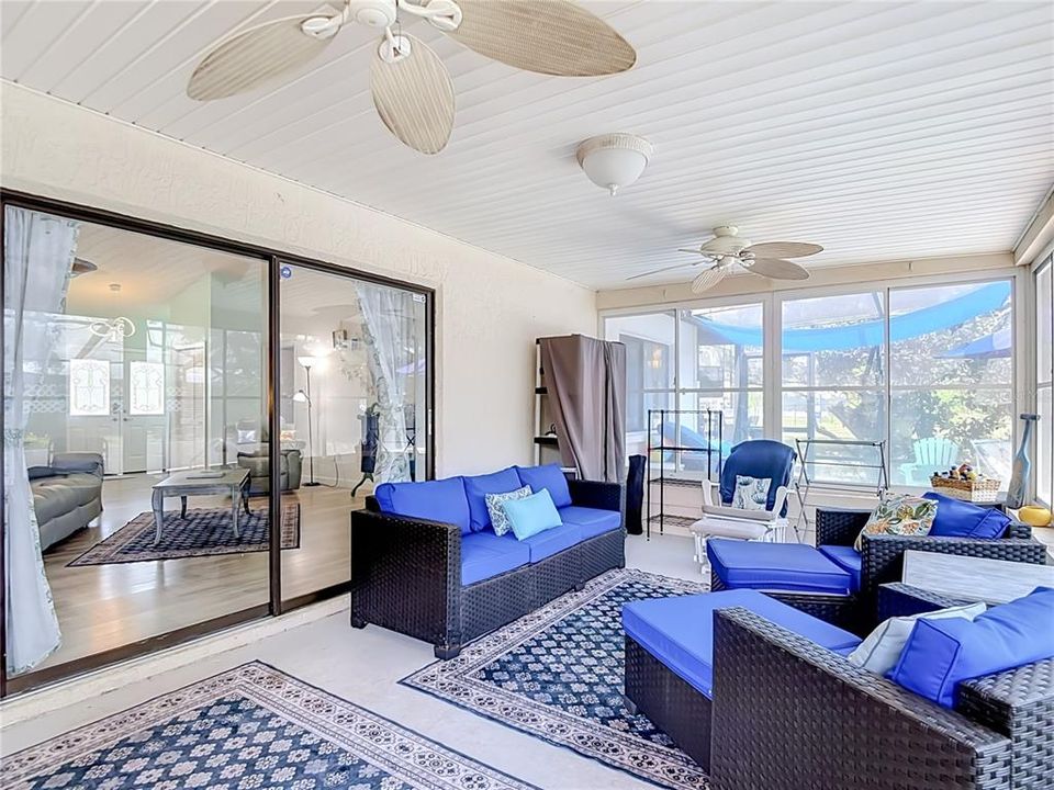 Activo con contrato: $370,000 (3 camas, 2 baños, 1933 Pies cuadrados)
