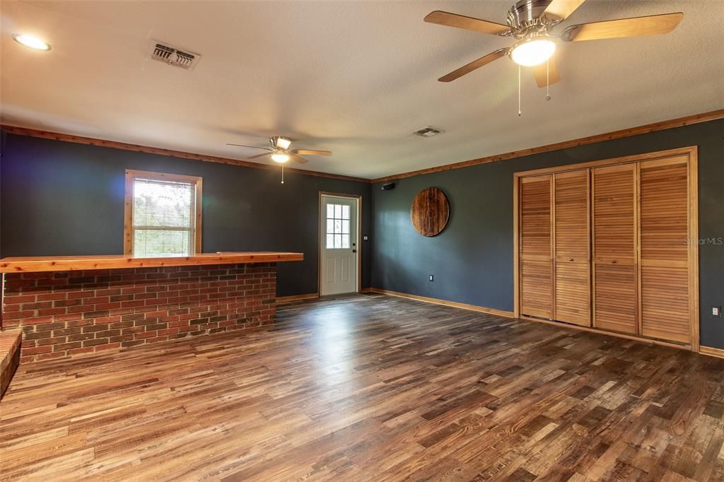 For Rent: $3,500 (3 beds, 2 baths, 2470 Square Feet)