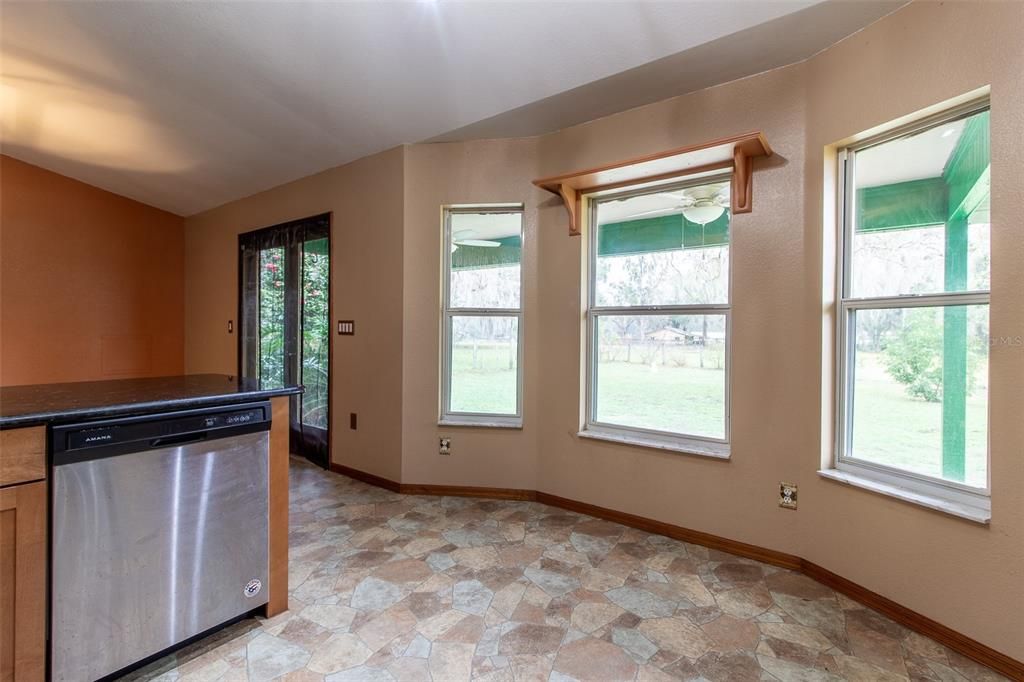 For Rent: $3,500 (3 beds, 2 baths, 2470 Square Feet)