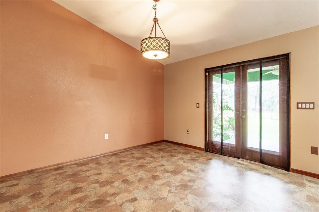 For Rent: $3,500 (3 beds, 2 baths, 2470 Square Feet)