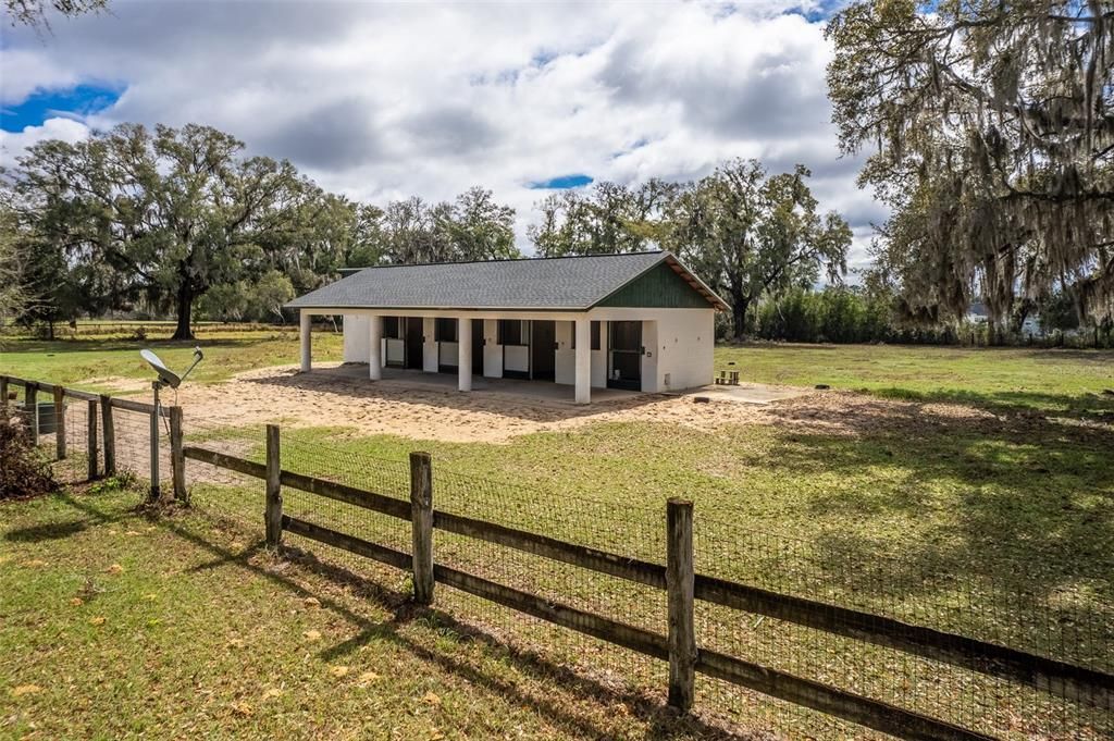 For Rent: $3,500 (3 beds, 2 baths, 2470 Square Feet)