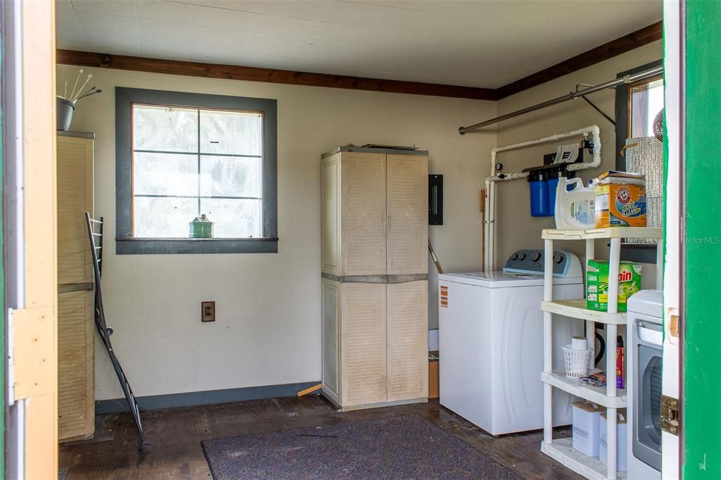 For Rent: $3,500 (3 beds, 2 baths, 2470 Square Feet)