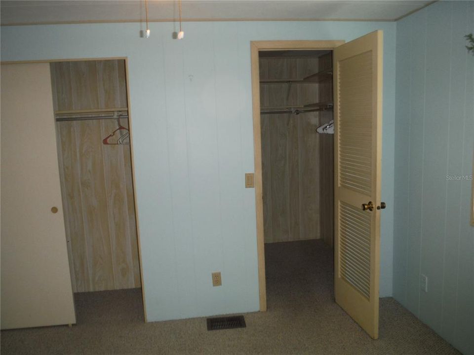 For Sale: $135,000 (2 beds, 2 baths, 1056 Square Feet)