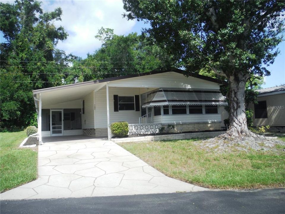 For Sale: $135,000 (2 beds, 2 baths, 1056 Square Feet)