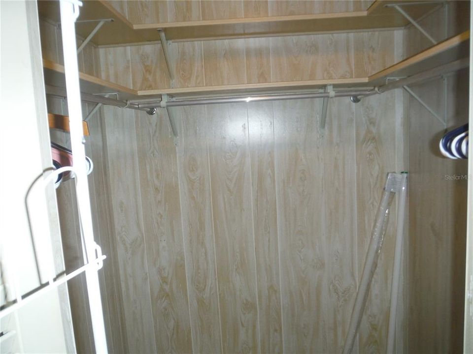 For Sale: $135,000 (2 beds, 2 baths, 1056 Square Feet)