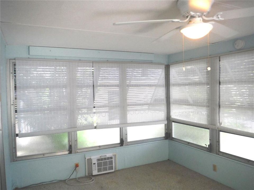 For Sale: $135,000 (2 beds, 2 baths, 1056 Square Feet)