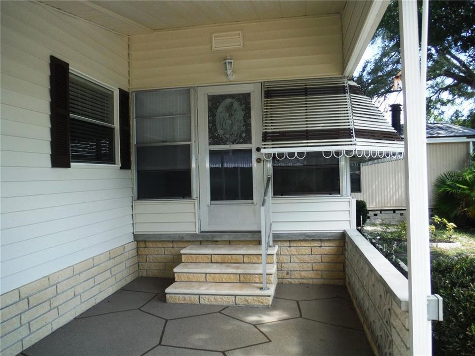 For Sale: $135,000 (2 beds, 2 baths, 1056 Square Feet)