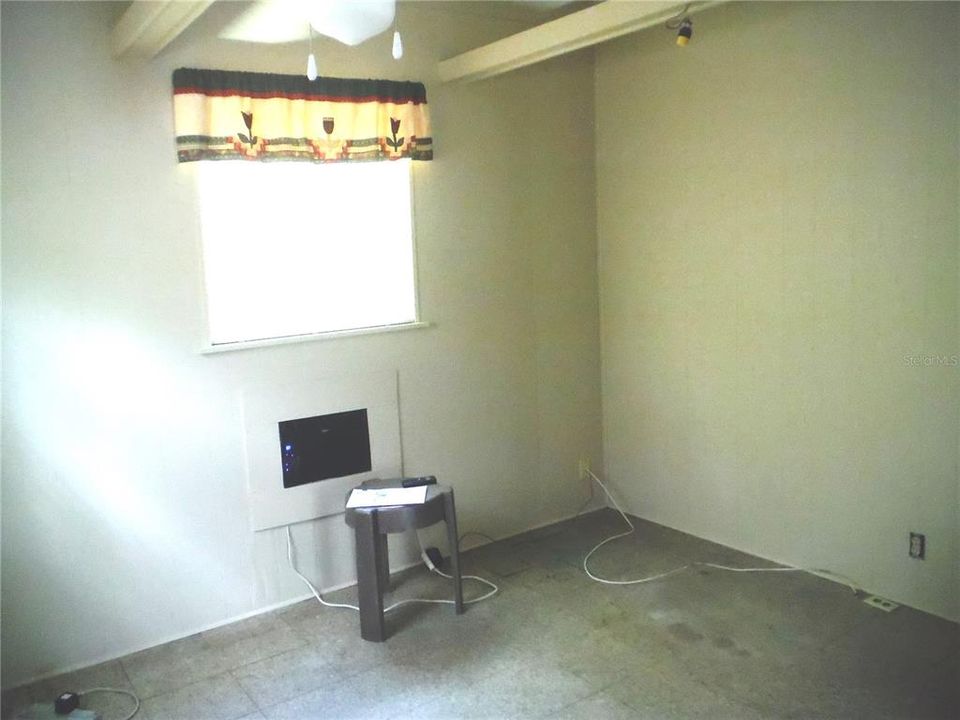 For Sale: $135,000 (2 beds, 2 baths, 1056 Square Feet)