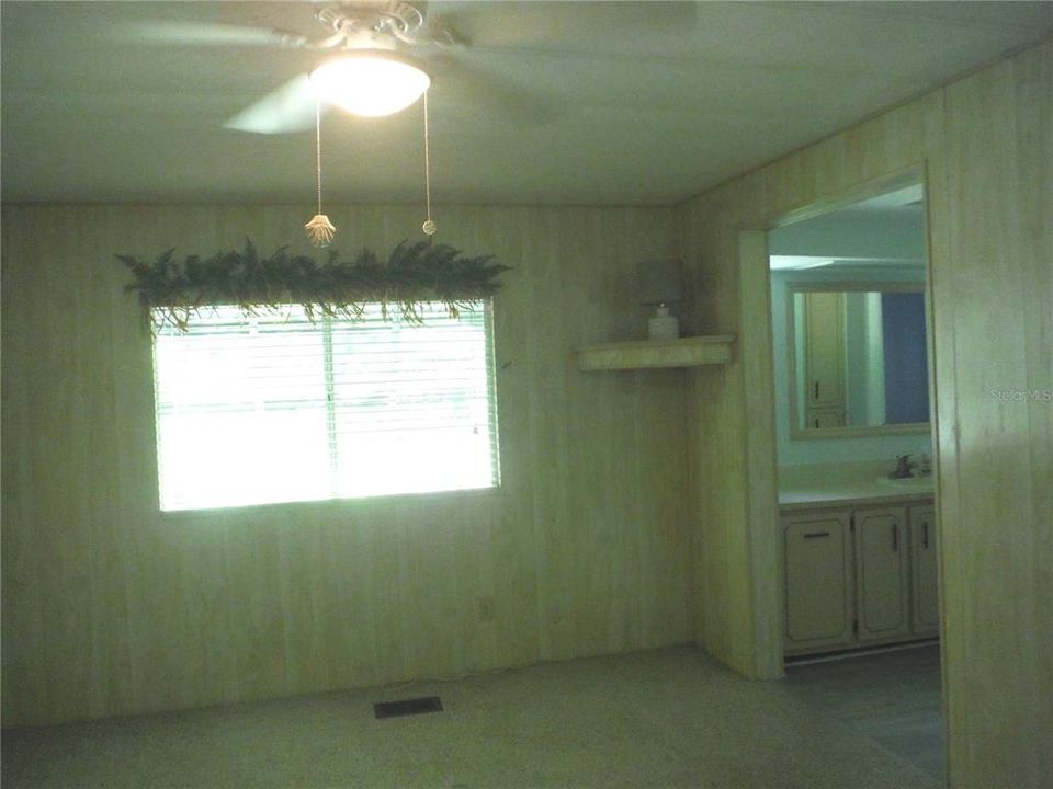 For Sale: $135,000 (2 beds, 2 baths, 1056 Square Feet)
