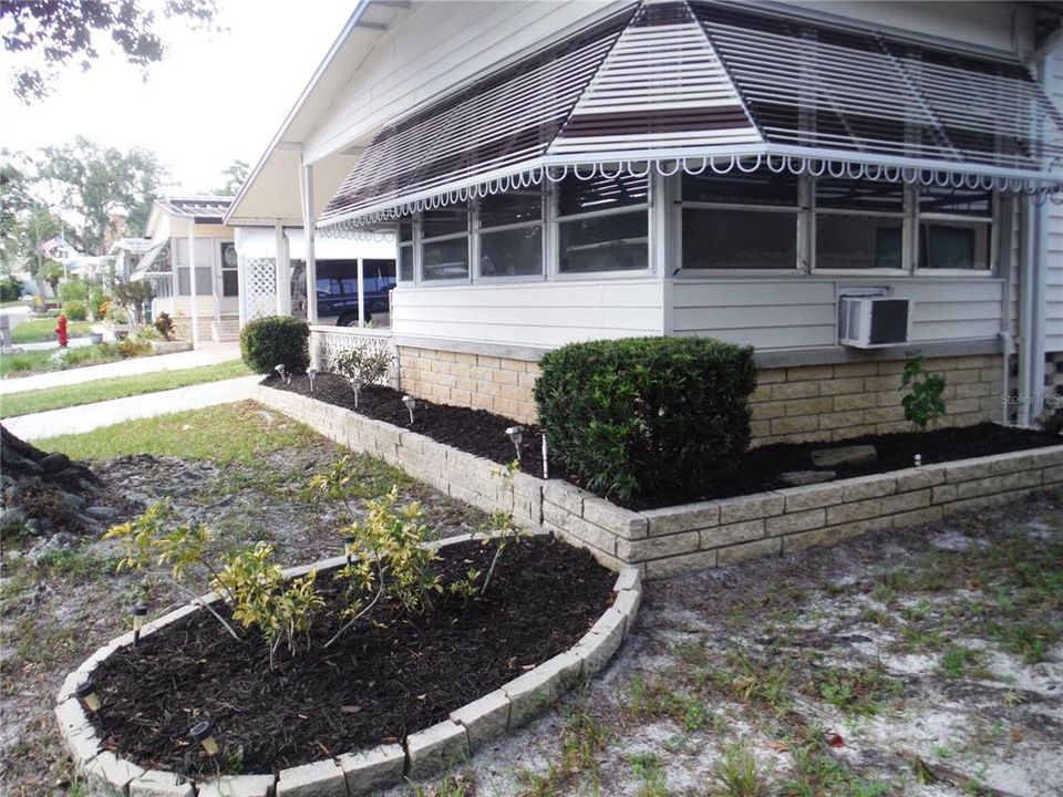 For Sale: $135,000 (2 beds, 2 baths, 1056 Square Feet)