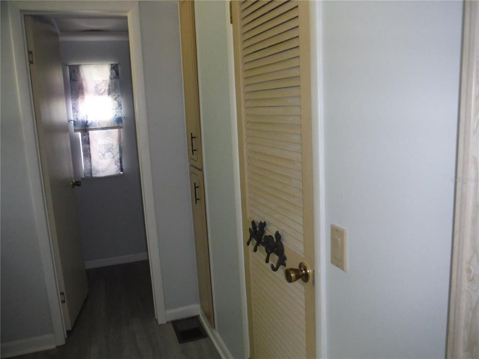 For Sale: $135,000 (2 beds, 2 baths, 1056 Square Feet)