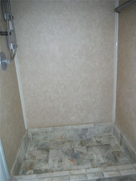 For Sale: $135,000 (2 beds, 2 baths, 1056 Square Feet)