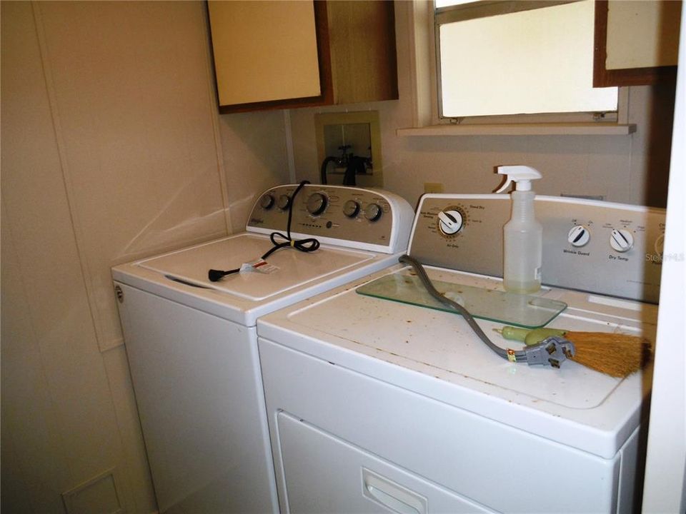 For Sale: $135,000 (2 beds, 2 baths, 1056 Square Feet)