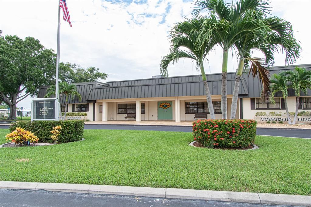 For Sale: $135,000 (2 beds, 2 baths, 1056 Square Feet)