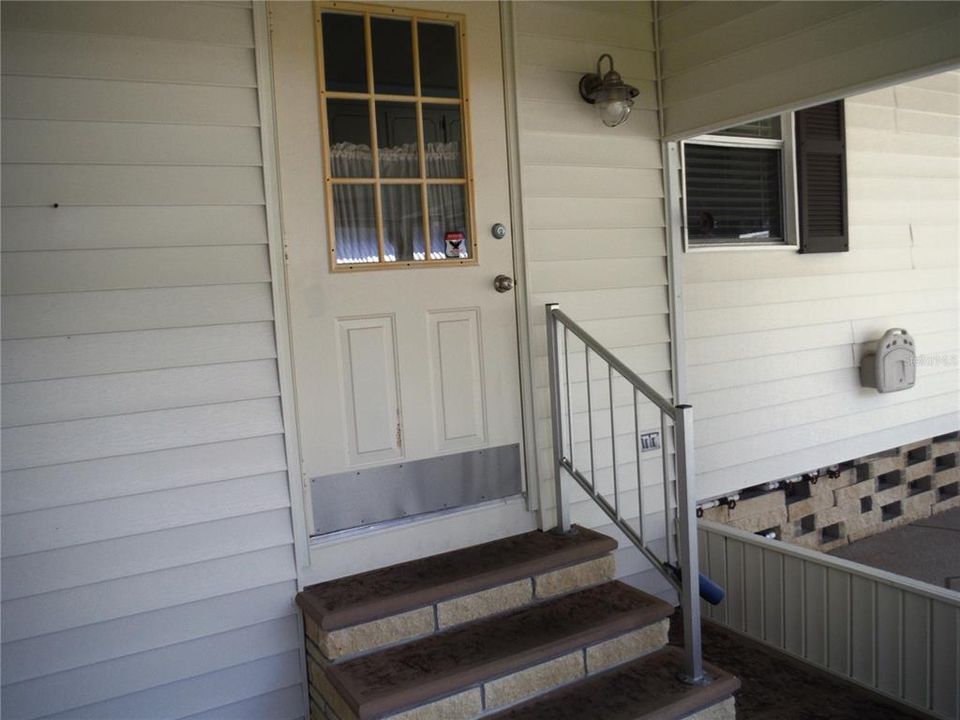 For Sale: $135,000 (2 beds, 2 baths, 1056 Square Feet)
