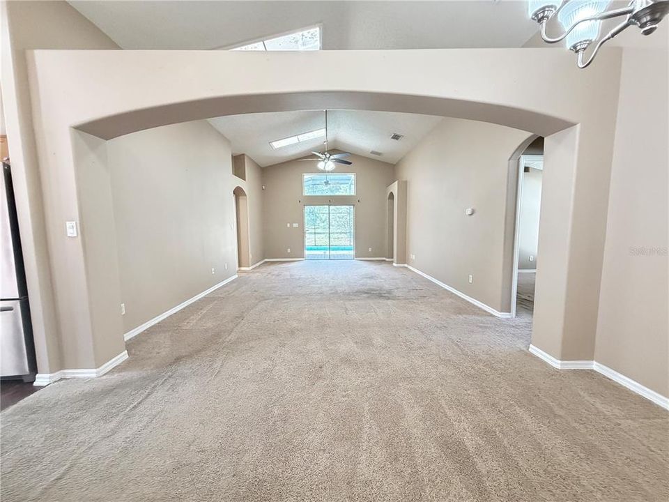 En Venta: $418,000 (5 camas, 4 baños, 2265 Pies cuadrados)