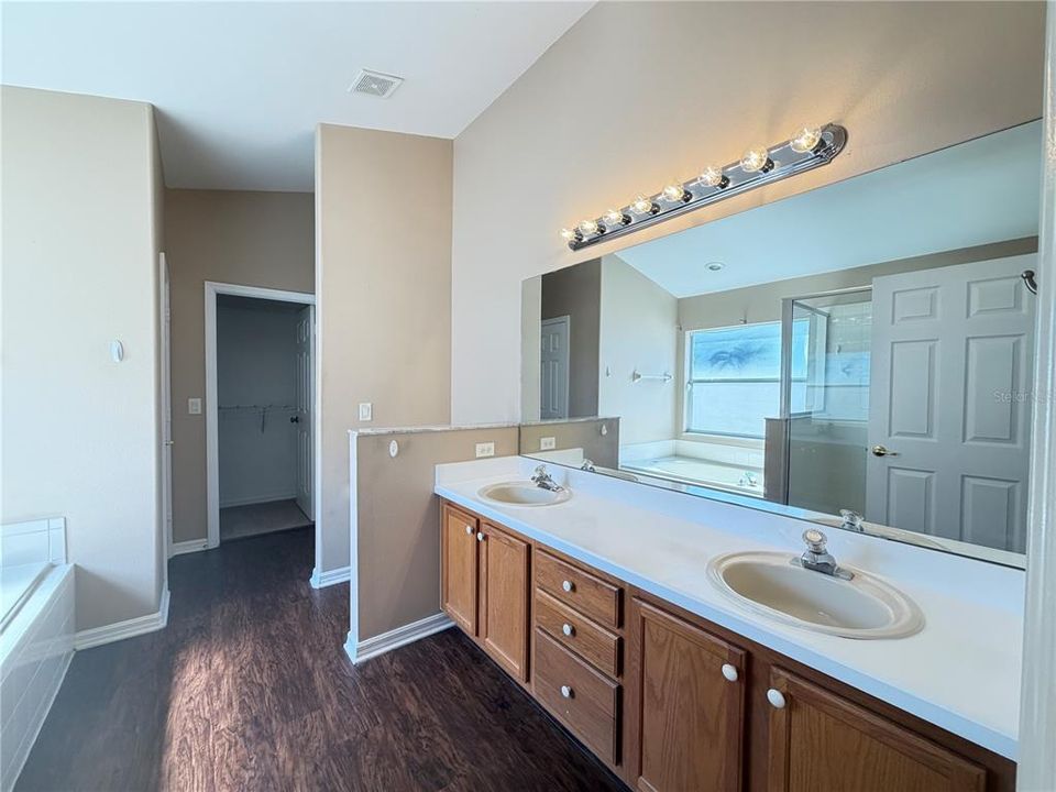 En Venta: $418,000 (5 camas, 4 baños, 2265 Pies cuadrados)