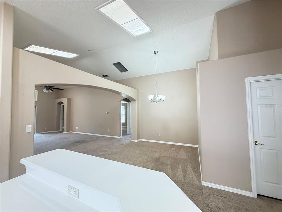 En Venta: $418,000 (5 camas, 4 baños, 2265 Pies cuadrados)