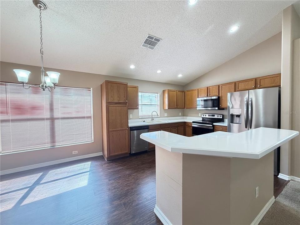 En Venta: $418,000 (5 camas, 4 baños, 2265 Pies cuadrados)