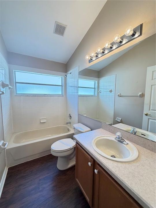 En Venta: $418,000 (5 camas, 4 baños, 2265 Pies cuadrados)