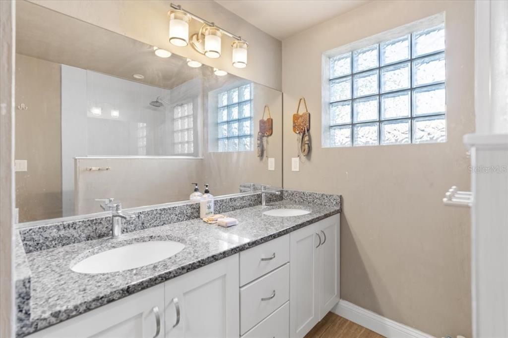 En Venta: $344,900 (3 camas, 2 baños, 1224 Pies cuadrados)