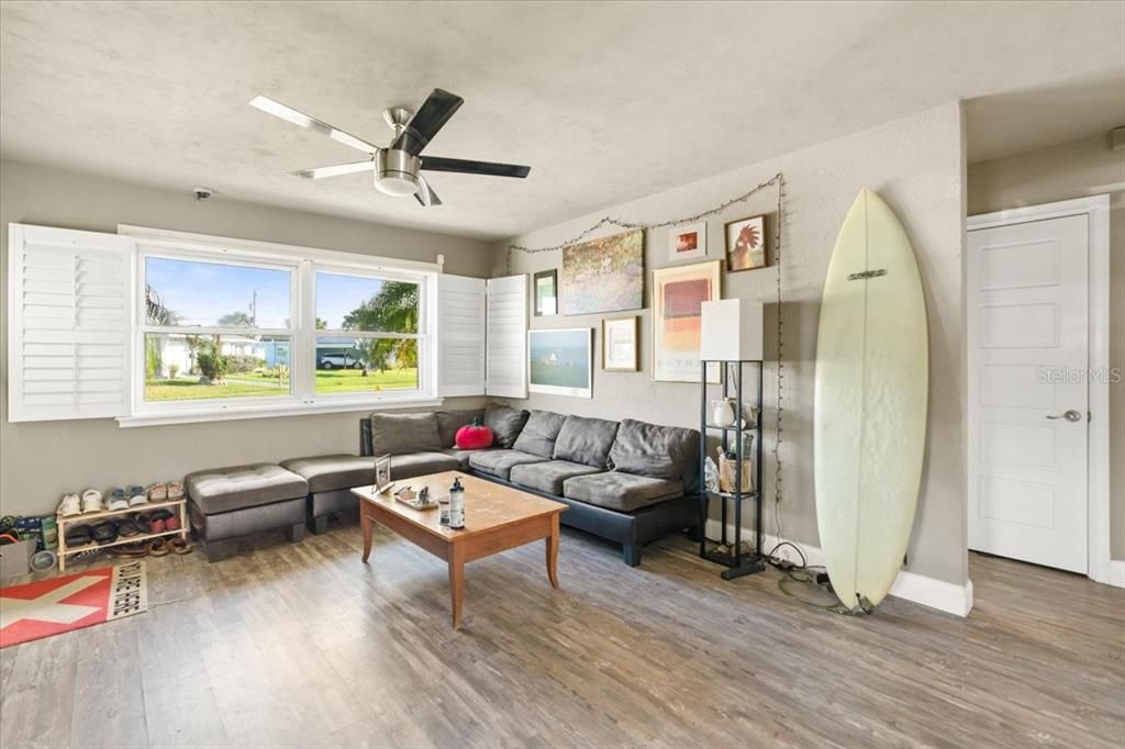 En Venta: $344,900 (3 camas, 2 baños, 1224 Pies cuadrados)