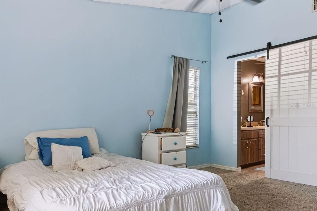 For Rent: $2,000 (3 beds, 2 baths, 1484 Square Feet)
