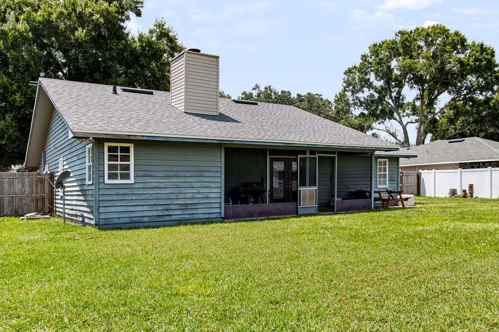 For Rent: $2,000 (3 beds, 2 baths, 1484 Square Feet)