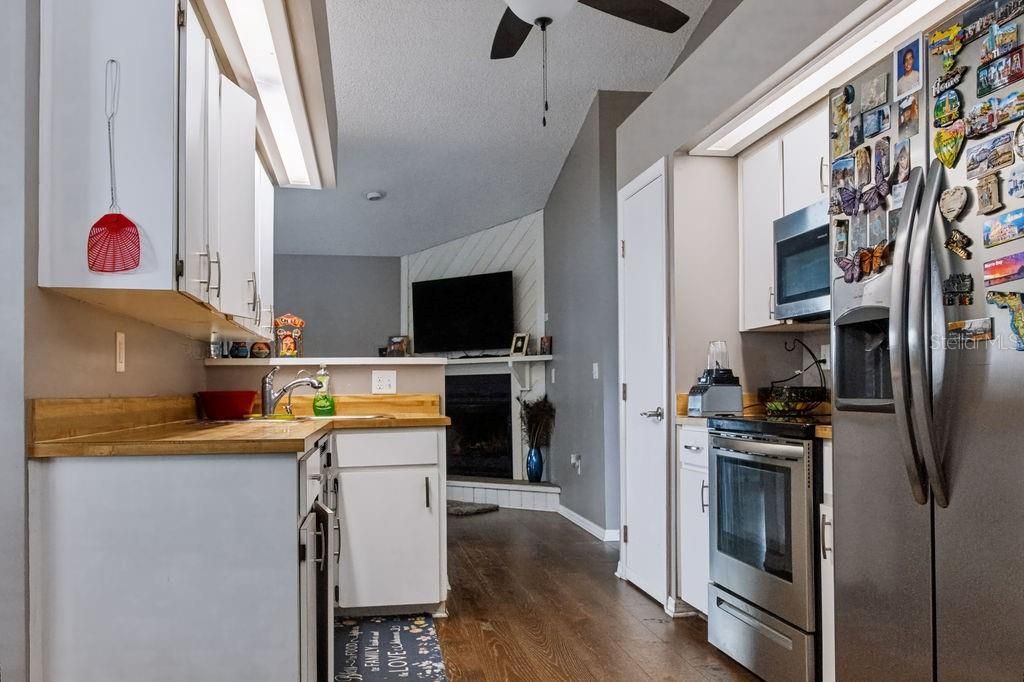 For Rent: $2,000 (3 beds, 2 baths, 1484 Square Feet)