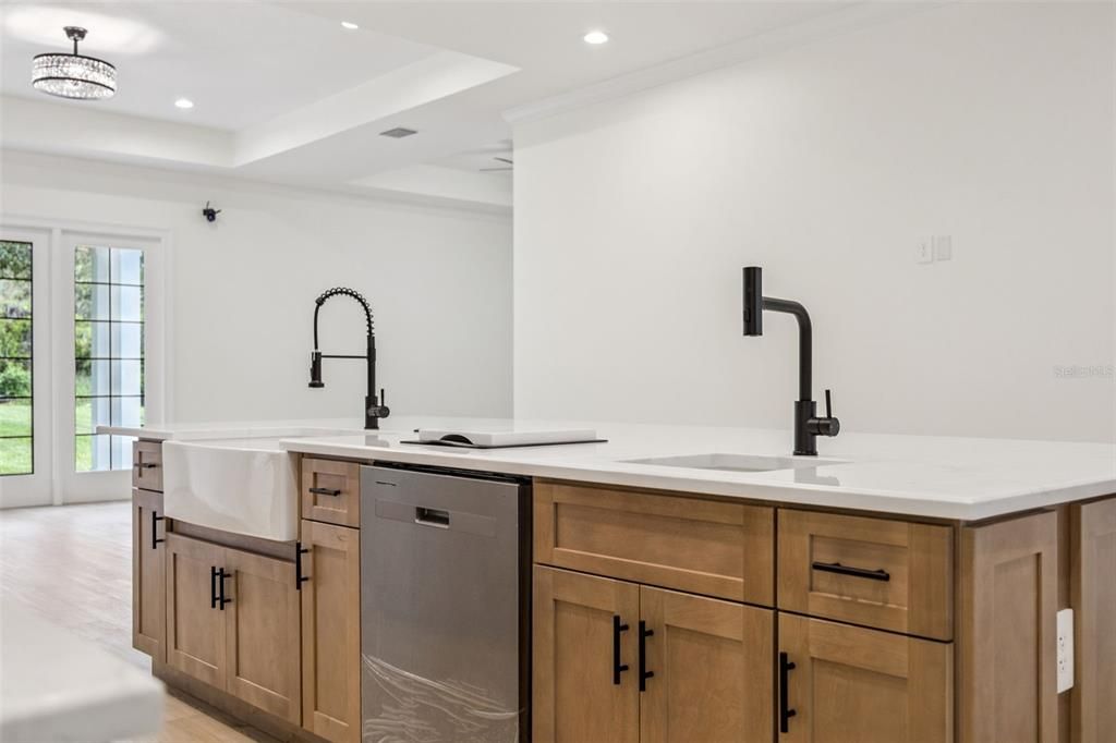 For Sale: $710,000 (3 beds, 2 baths, 2482 Square Feet)