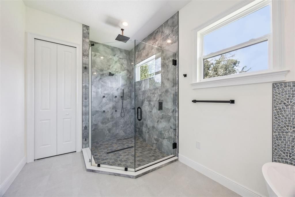 For Sale: $710,000 (3 beds, 2 baths, 2482 Square Feet)