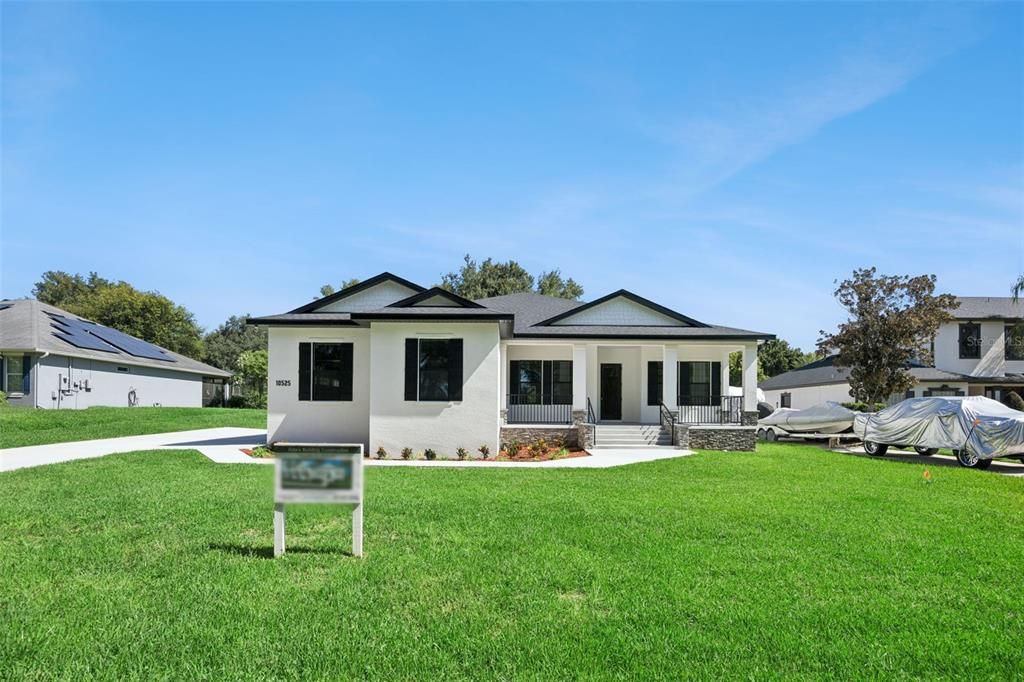 For Sale: $710,000 (3 beds, 2 baths, 2482 Square Feet)