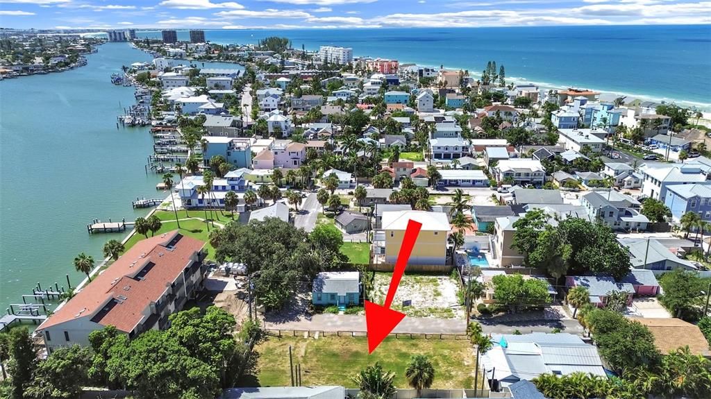 На продажу: $549,000 (0.15 acres)